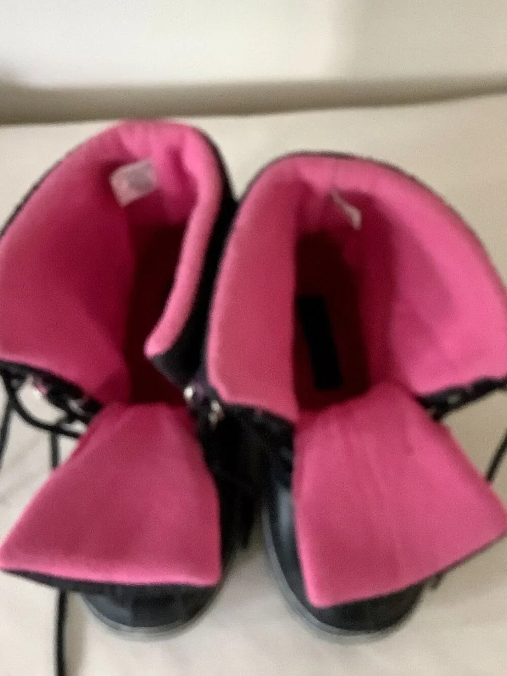 Girls Boots Tie Black Pink Sz 2. Portland Boot Company